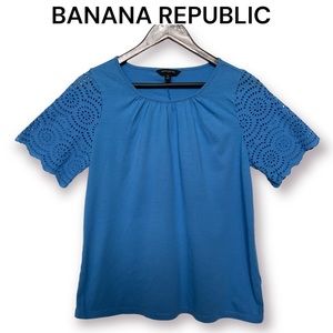 Banana Republic Blue Eyelet Embroidered textured Sleeves Shirt Small